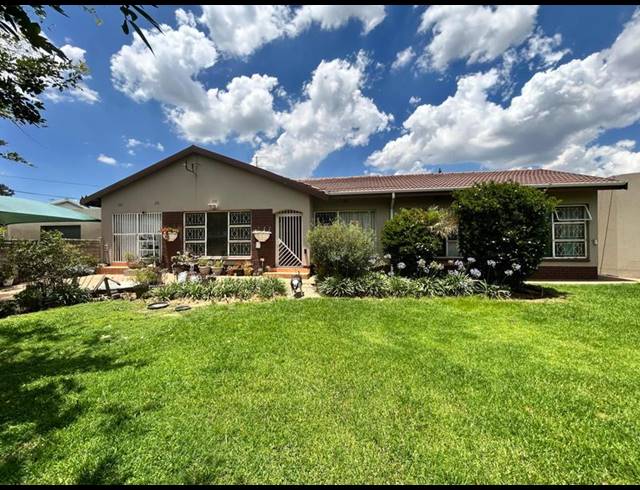 4 BEDROOM HOUSE FOR SALE IN RYNFIELD